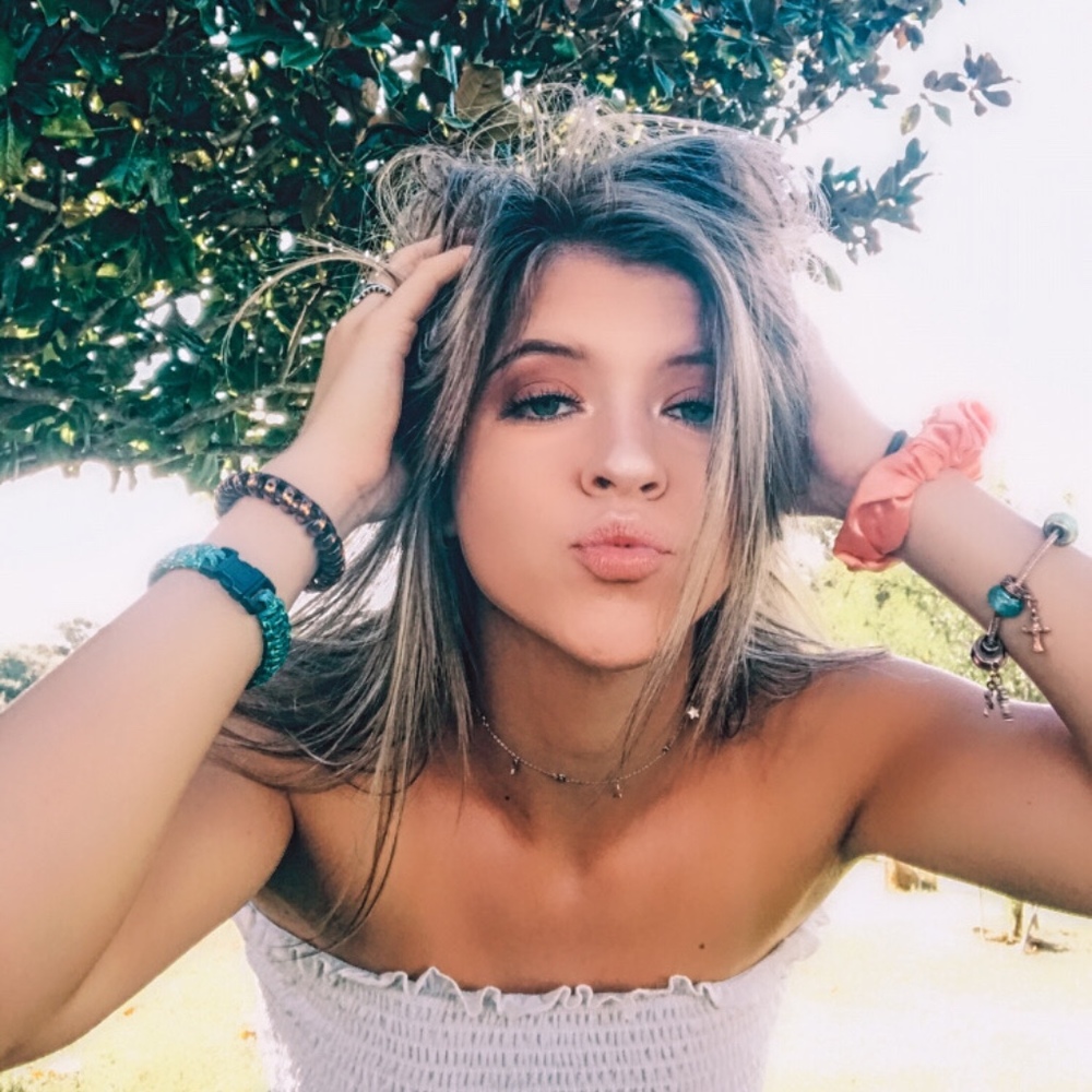 Meet your Posher, Kayli